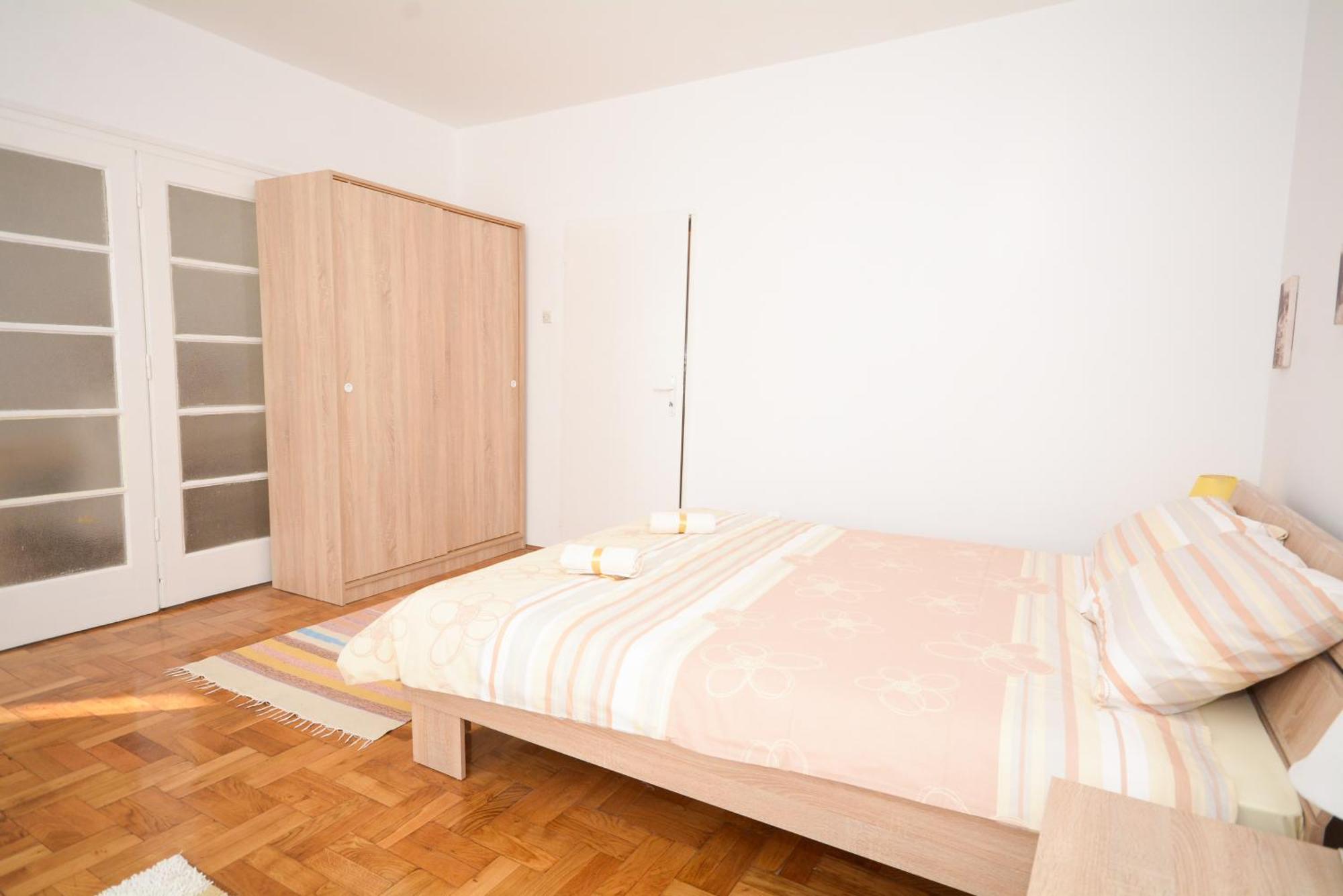 Hall * Belgrado